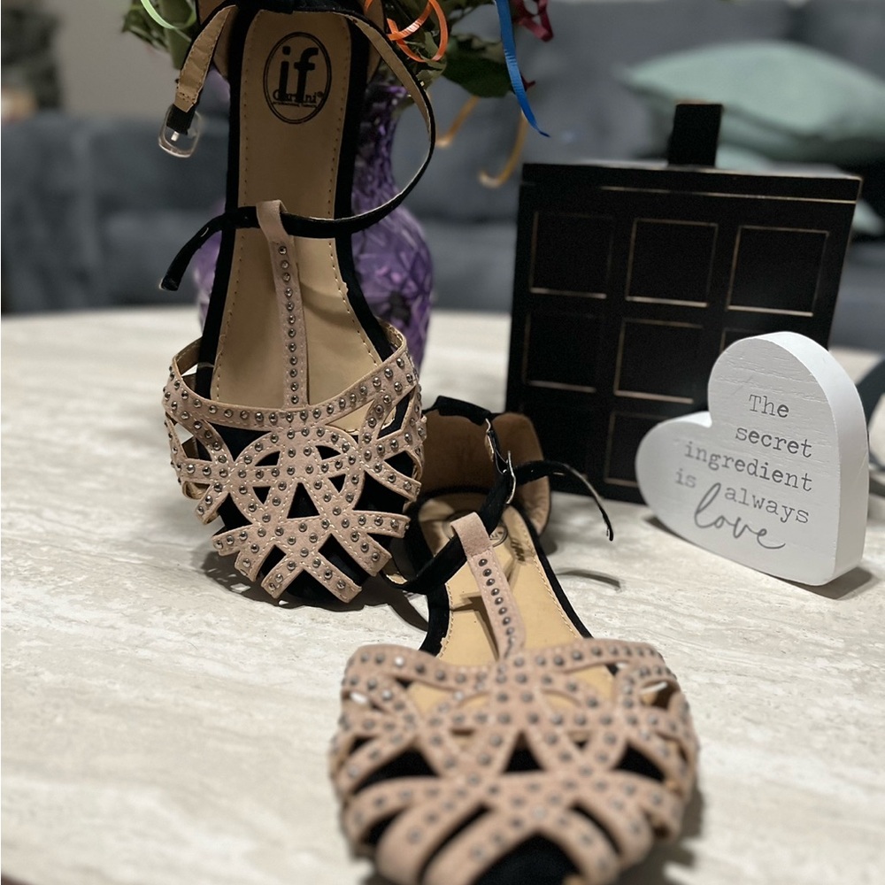 Women's IF Carrini Tan Studded Sandals